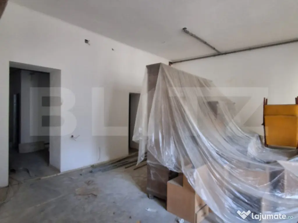 Spațiu comercial 160 mp + terasă 40 mp, lângă Piața Sfa 