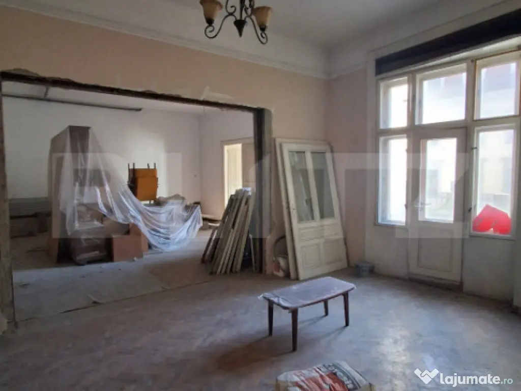 Spațiu comercial 160 mp + terasă 40 mp, lângă Piața Sfa 