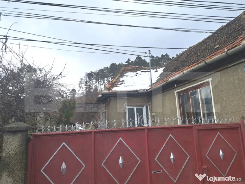 Casă de renovat cu teren generos 1.400 mp – Codlea