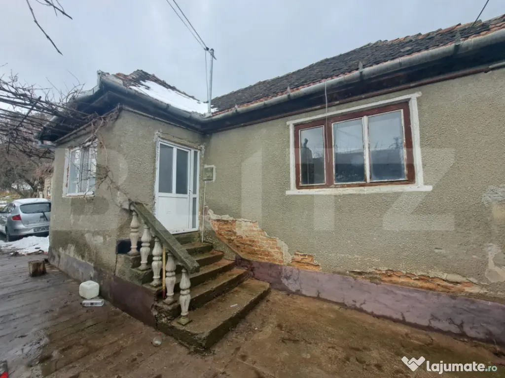 Casă de renovat cu teren generos 1.400 mp – Codlea