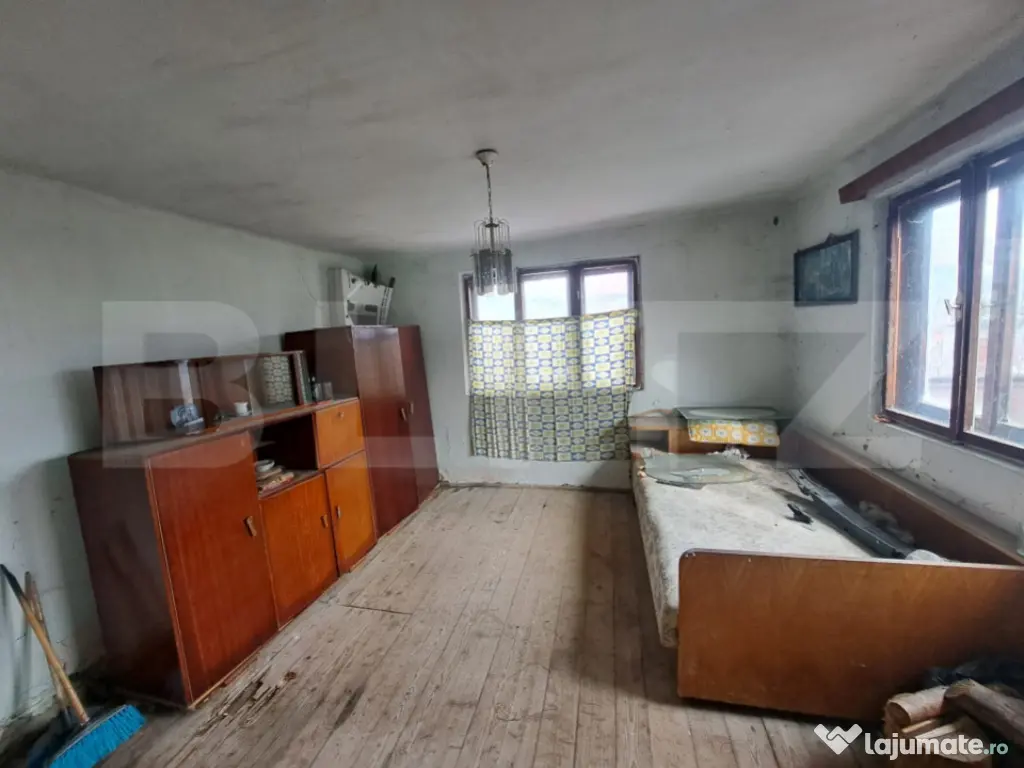 Casă de renovat cu teren generos 1.400 mp – Codlea