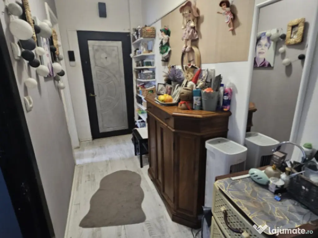 Garsoniera decomandata, 35 mp utili, zona Craiovita Noua 