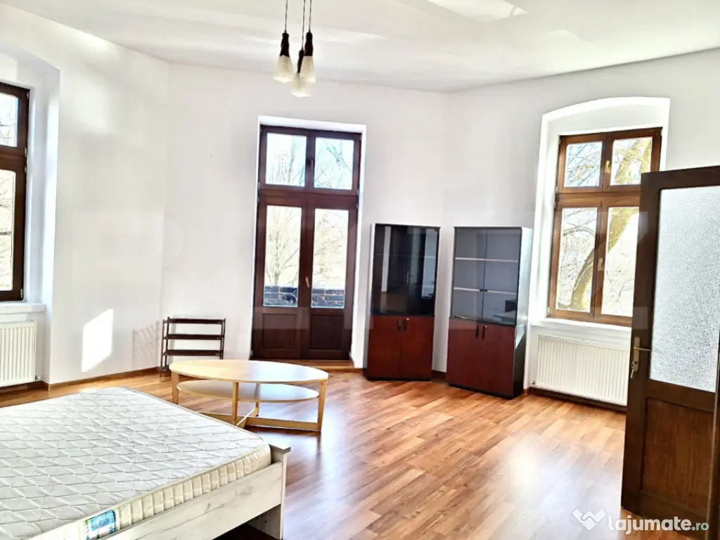 Apartament 4 camere, 133 mp, zona Centru - vedere Bega