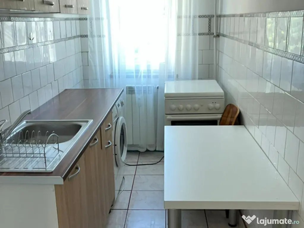 Inchiriez apartament cu 2 camere 