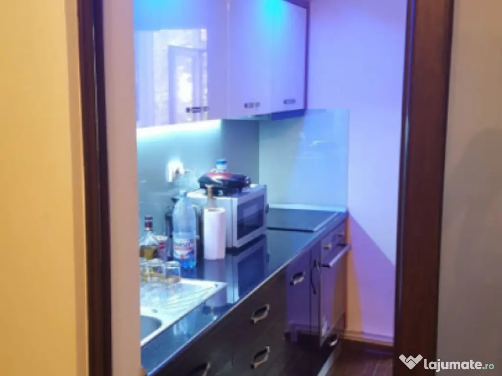 Apartament 2 camere decomandat, zona Radu Negru, etaj 3.