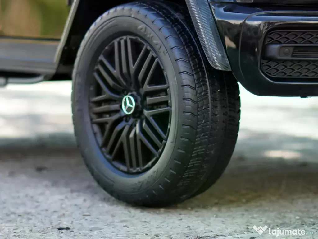 Masinuta electrica pt. 2 copii Mercedes G63, 4x 200W, 24V-14Ah Black 