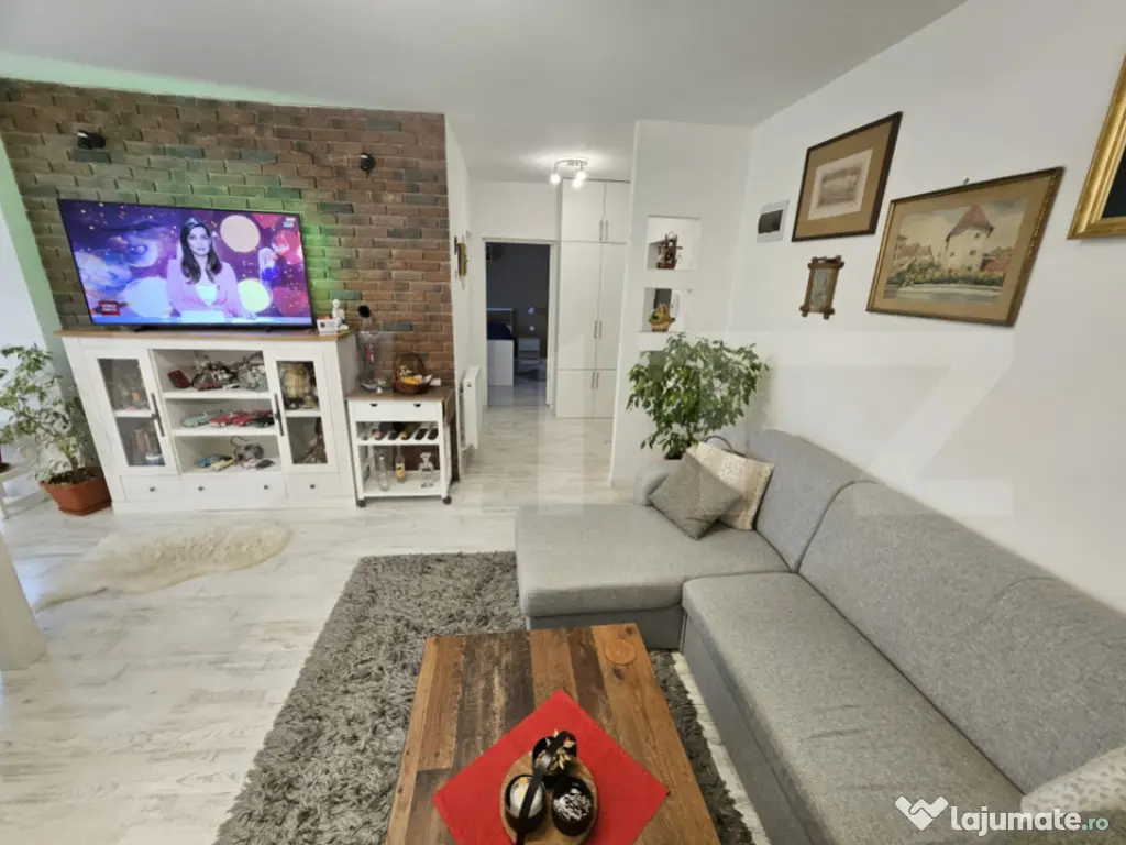 Apartament semidecomandat cu 2 camere, foarte luminos, zona