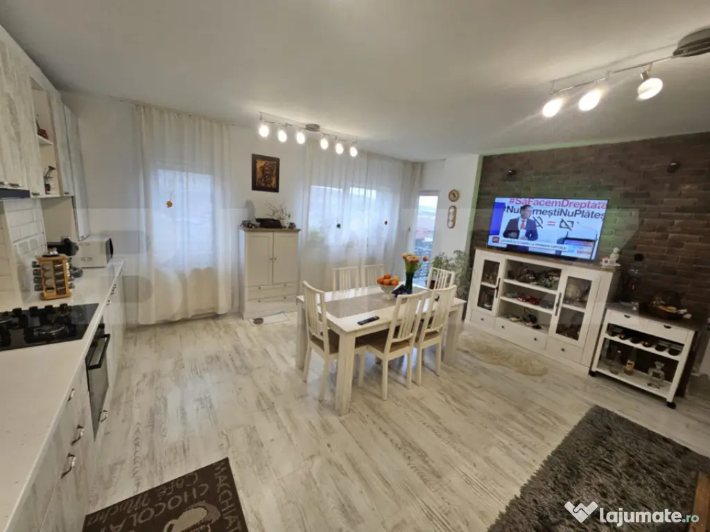 Apartament semidecomandat cu 2 camere, foarte luminos, zona