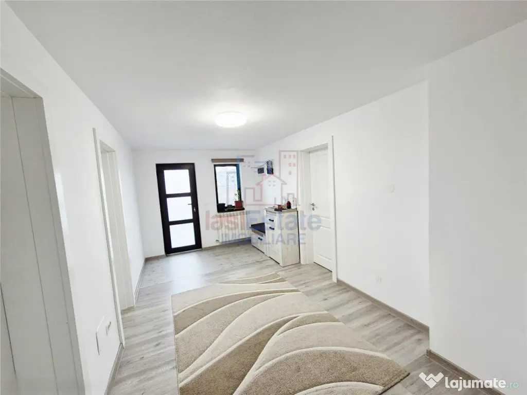 Apartament cu camere decomandat de inchiriat 