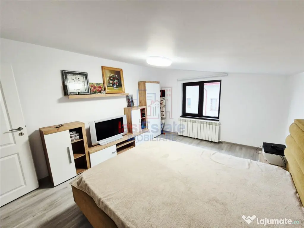 Apartament cu camere decomandat de inchiriat 