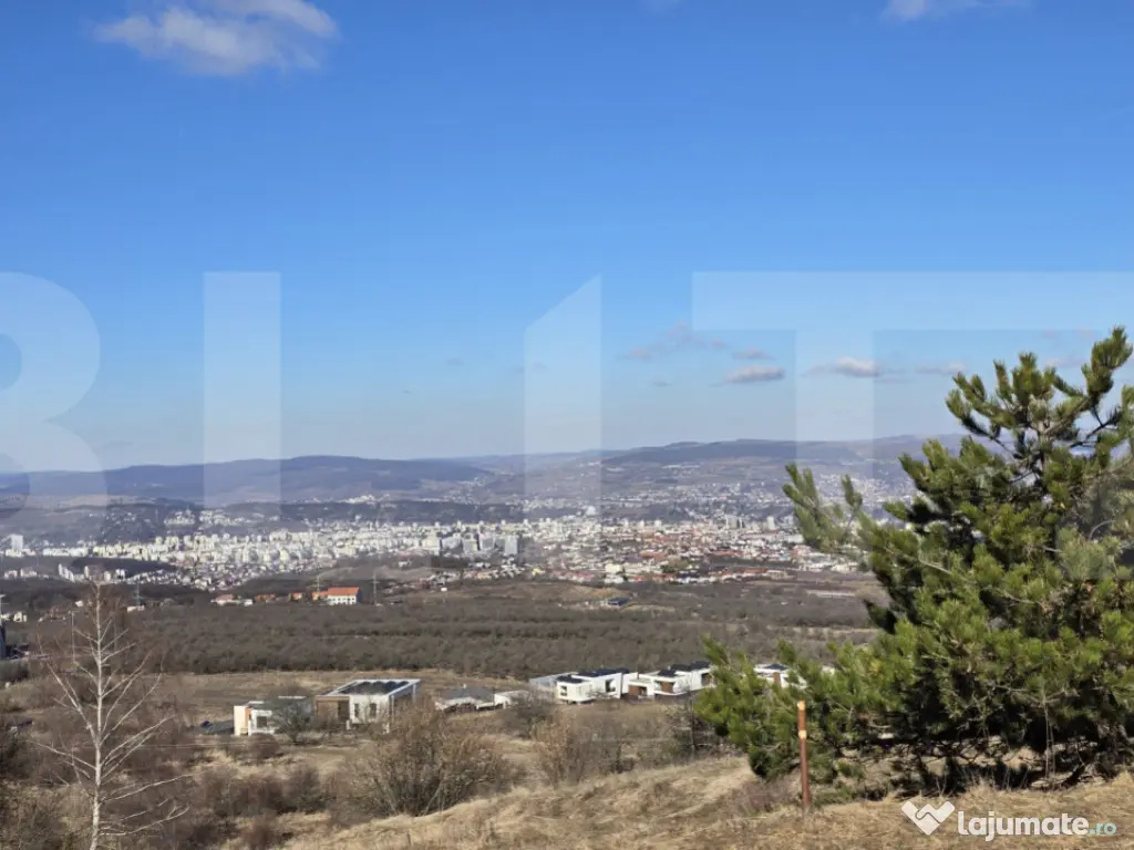 Teren intravilan 4000 mp | Panoramă superbă | Lângă stat 