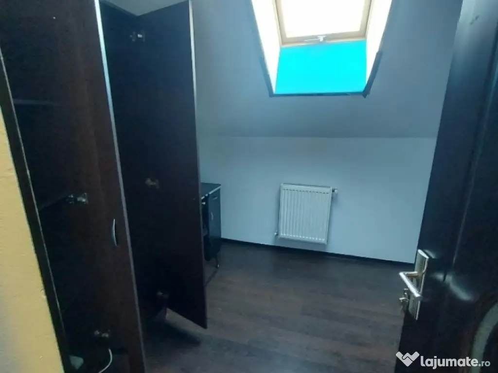 Apartament Cu 3 Camere Decomandate Zona George Enescu 