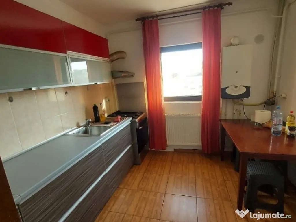 Apartament Cu 3 Camere Decomandate Zona George Enescu 