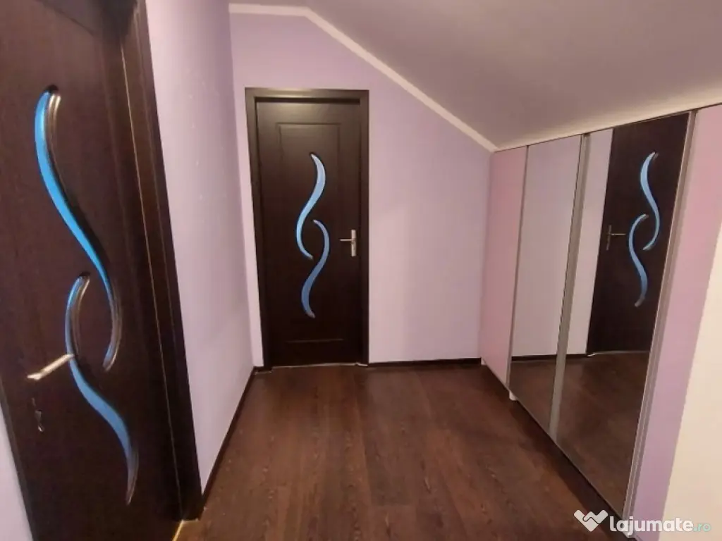 Apartament Cu 3 Camere Decomandate Zona George Enescu 