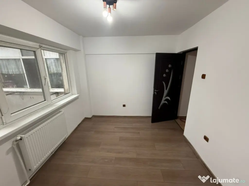 - Apartament 3 camere, confort 1 decomandat Obor, etaj 3. 