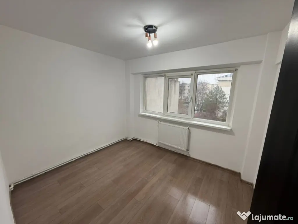 - Apartament 3 camere, confort 1 decomandat Obor, etaj 3. 