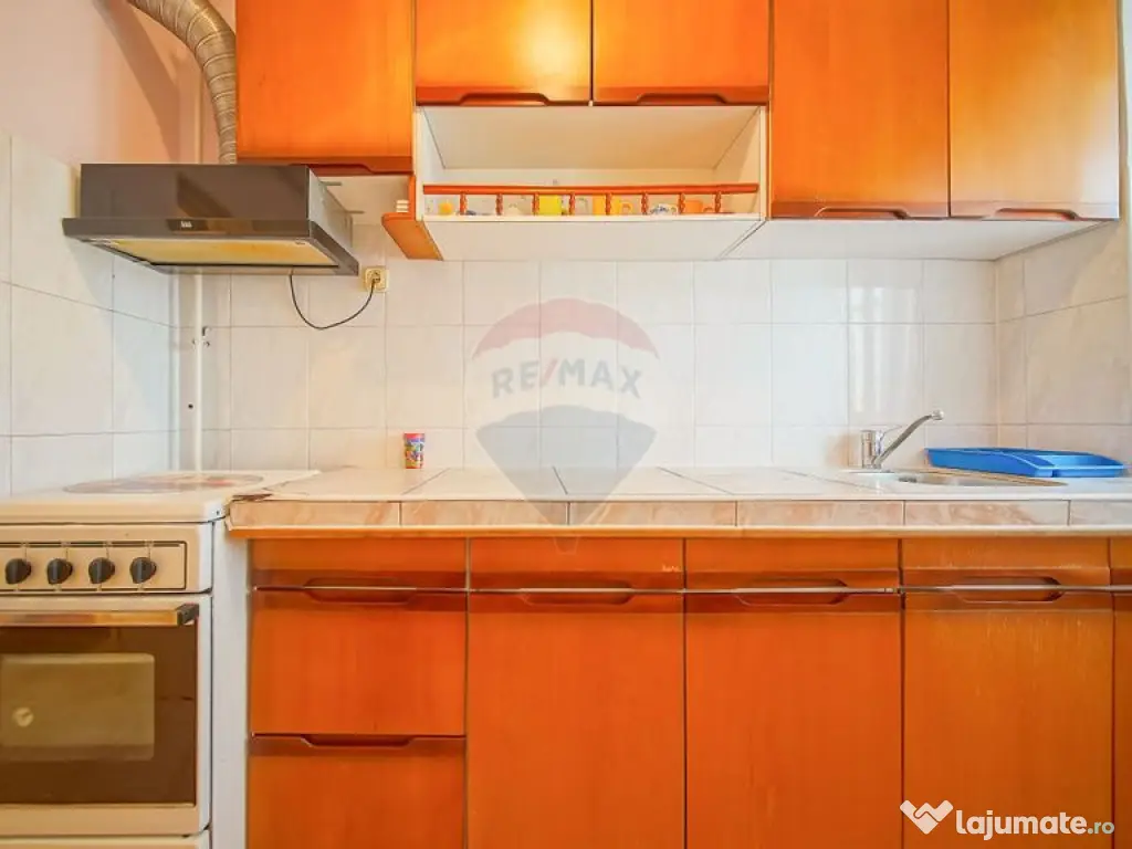 Apartament cu 2 camere de vânzare în zona Florilor 