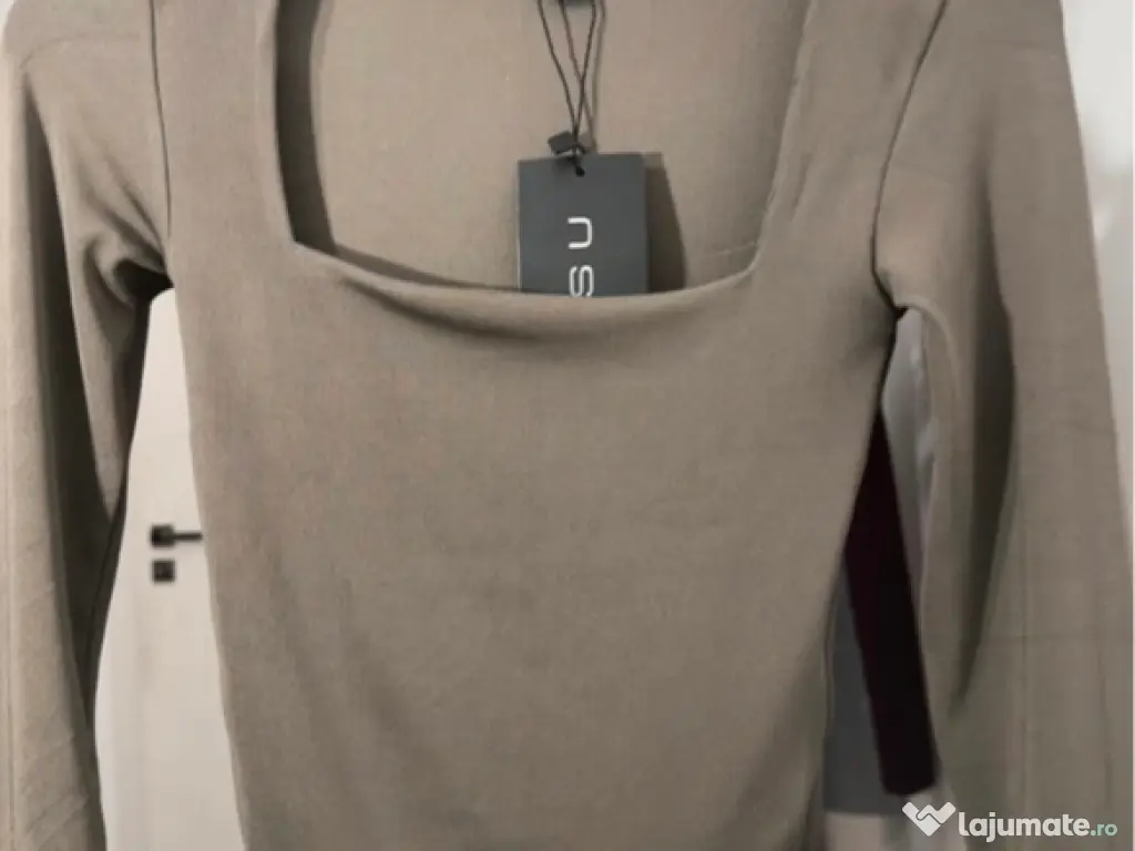 Bluză AMISU – mărime XXS – nouă, cu etichetă 