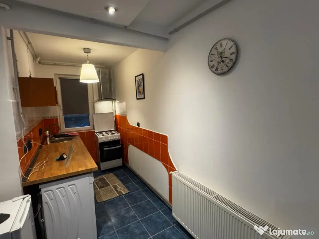 Inchiriez garsoniera Militari