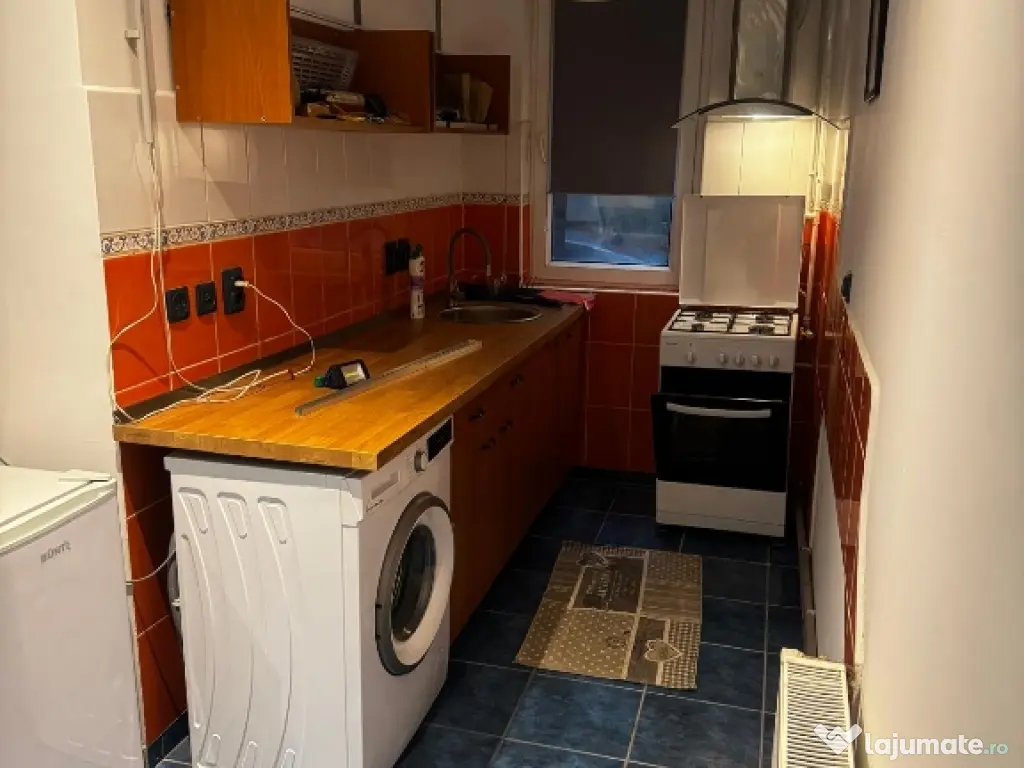 Inchiriez garsoniera Militari