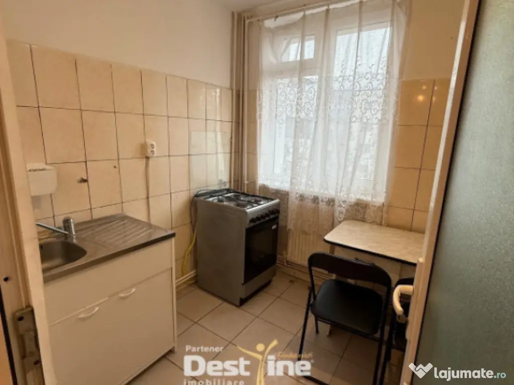 Apartament de inchiriat 2 camere 50Mp central 300euro