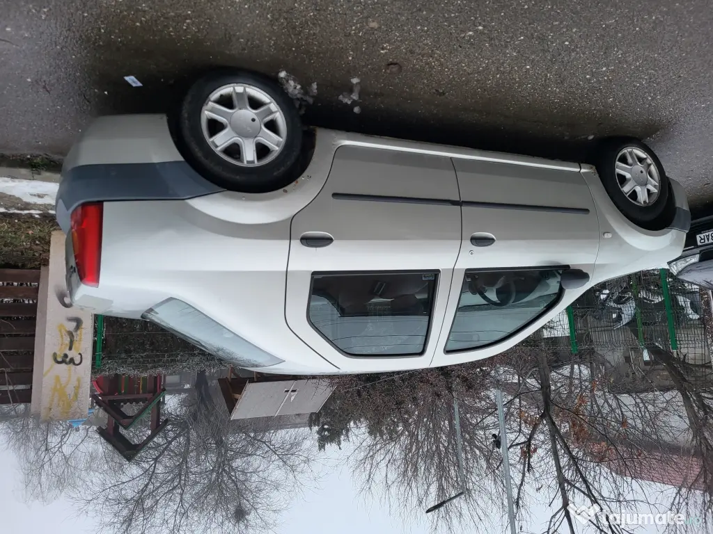 Vand Dacia Logan din 2004 