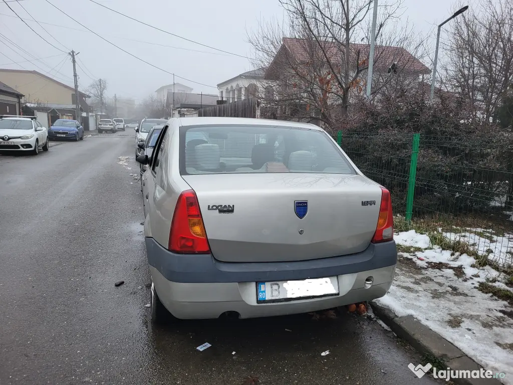 Vand Dacia Logan din 2004 