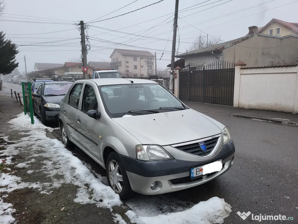 Vand Dacia Logan din 2004 
