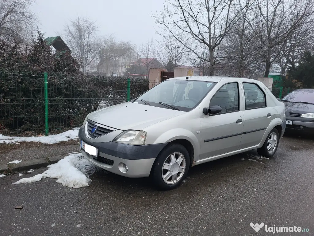 Vand Dacia Logan din 2004 