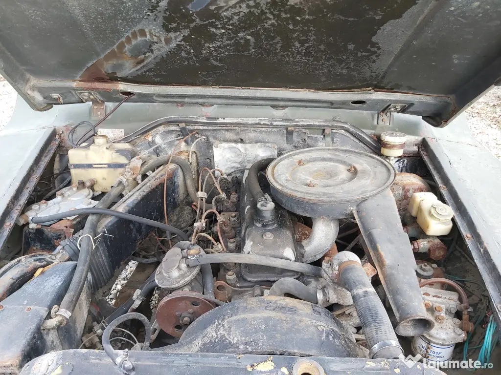 ARO decapotabil4×4,8 locuri 