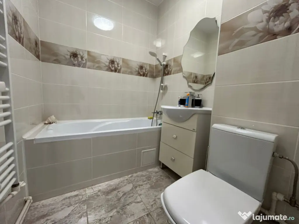 - Apartament La Cheie, 3 camere Calea Galati, suprafata 65mp 