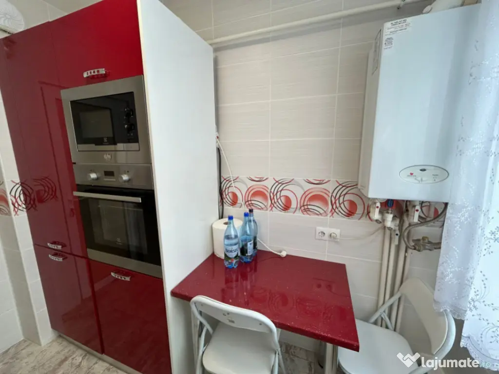 - Apartament La Cheie, 3 camere Calea Galati, suprafata 65mp 