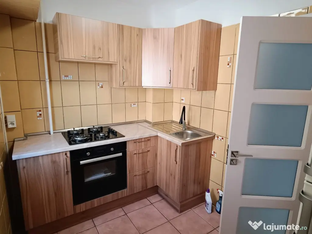 Garsoniera renovata, 43 metri patrati, langa Mega Mall 