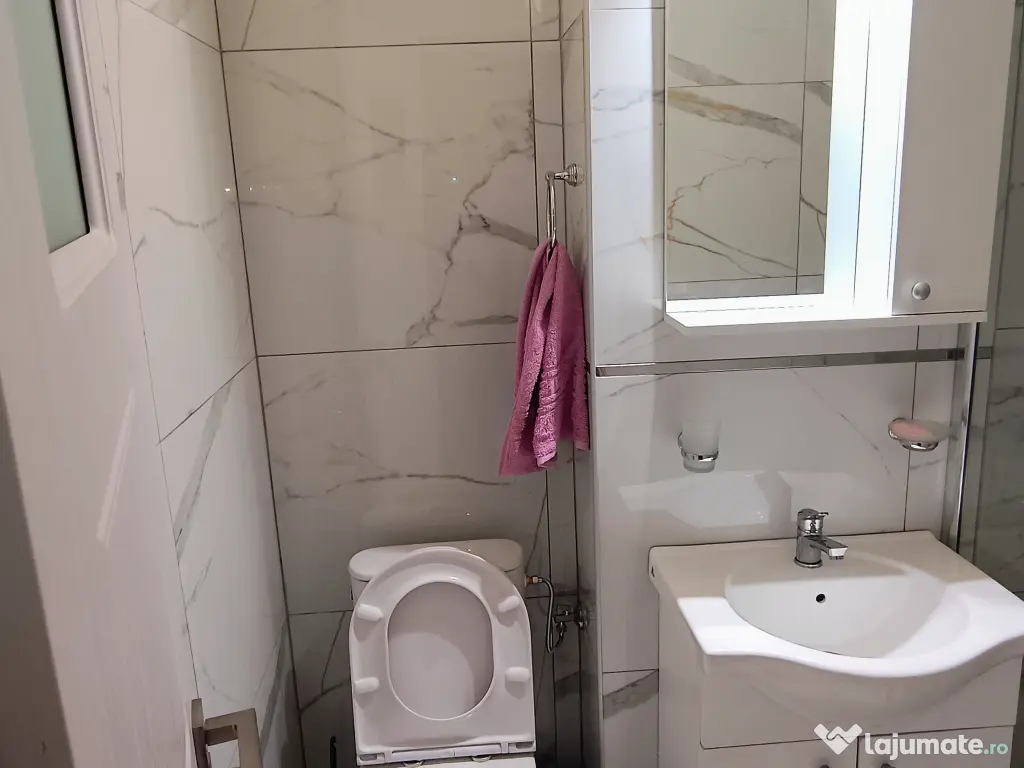 Garsoniera renovata, 43 metri patrati, langa Mega Mall 