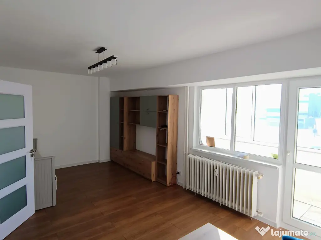 Garsoniera renovata, 43 metri patrati, langa Mega Mall 