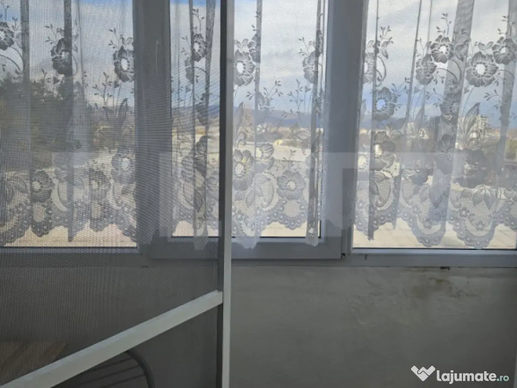 1. Apartament 2 camere, 37 mp, balcon, mobilat – Deva, zon