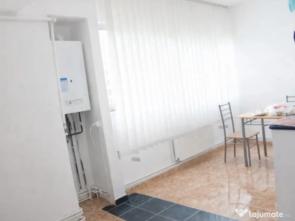 Apartament 2 camere, decomandat - zona Grivitei 
