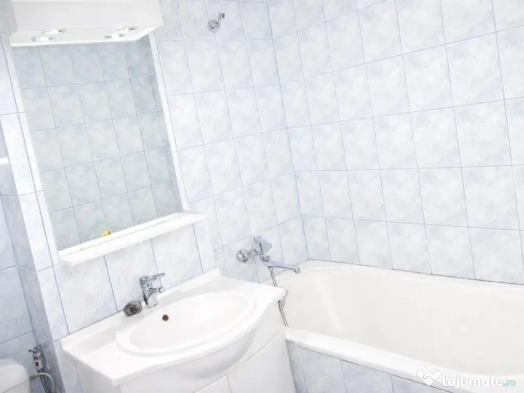 Apartament 2 camere, decomandat - zona Grivitei 