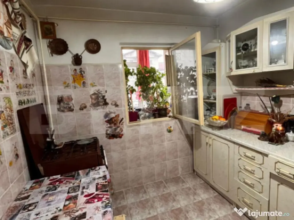 Apartament 3 camere, 60 mp, zona Nicolina