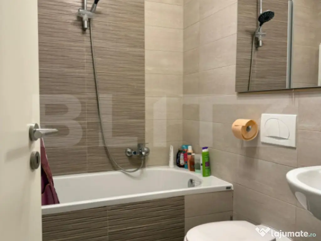 Apartament 2 camere, zona Tractorul, decomandat, 52 mp, aer 