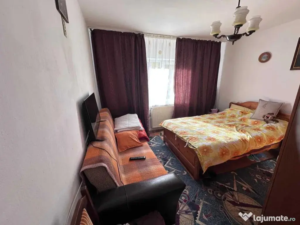 Apartament Cu 2 Camere Decomandate - Parter Zona Obcini 