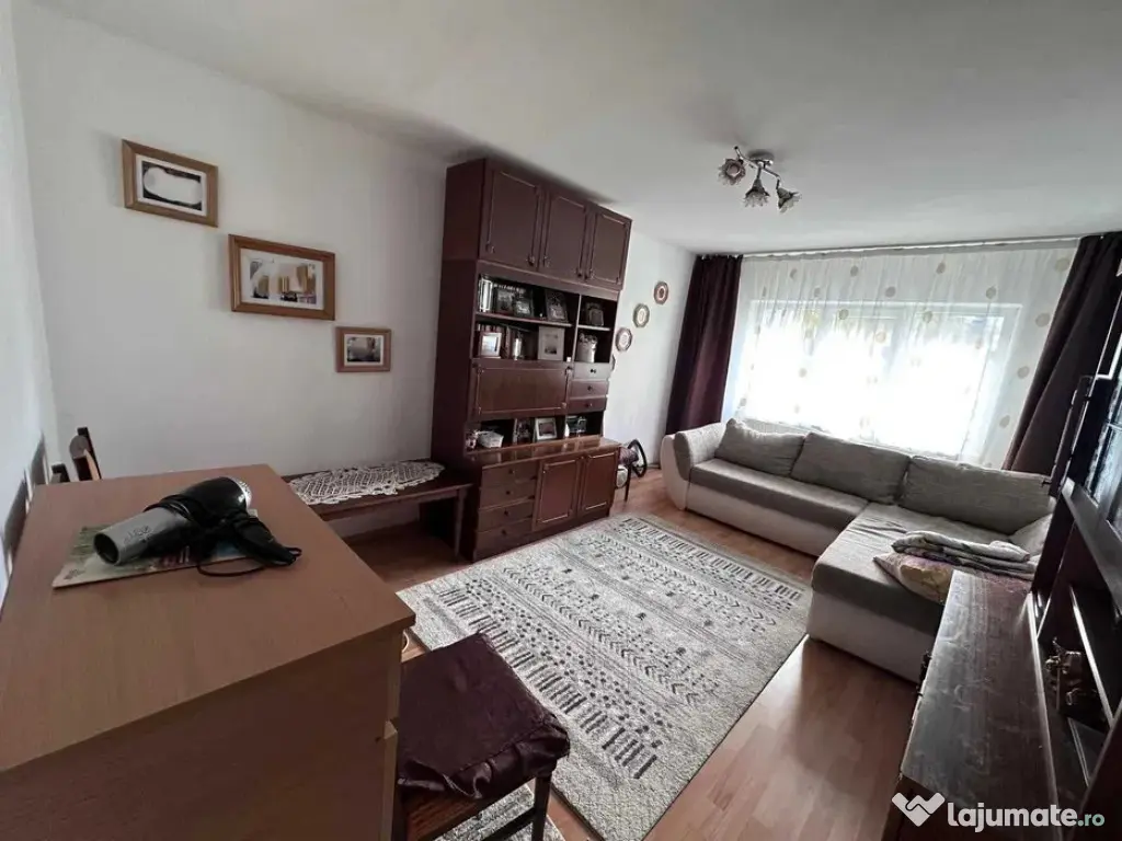 Apartament Cu 2 Camere Decomandate - Parter Zona Obcini 