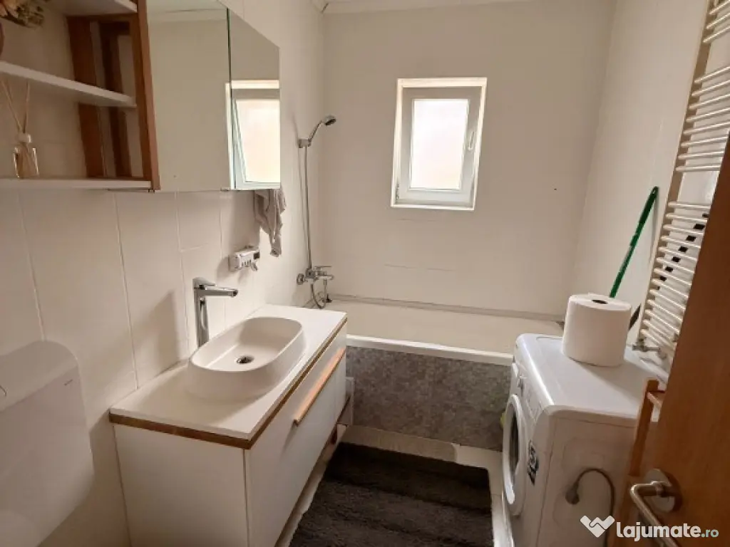 COMISION 0 Apartament 3 camere semidecomandat Eroilor