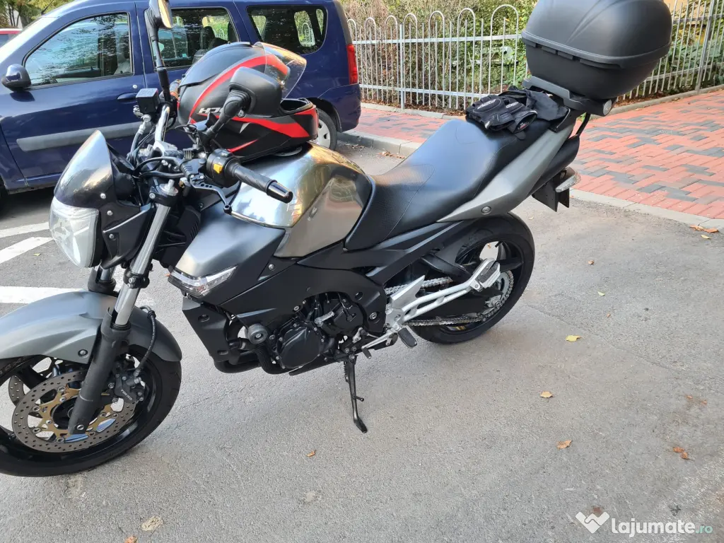 Moto Suzuki GSR 600 culoare original Black and Grey 