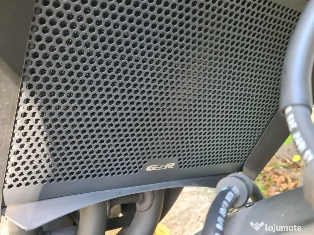 Moto Suzuki GSR 600 culoare original Black and Grey 