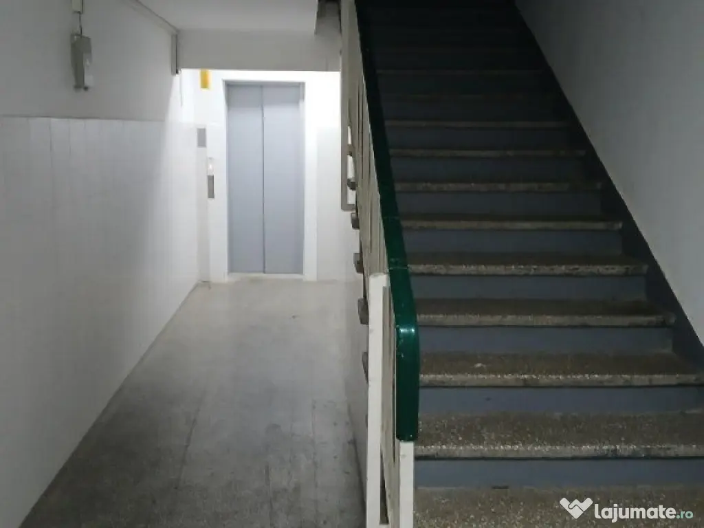 Vind apartament 2 camere Luica ,cu Giurgiului etaj 5 din 10