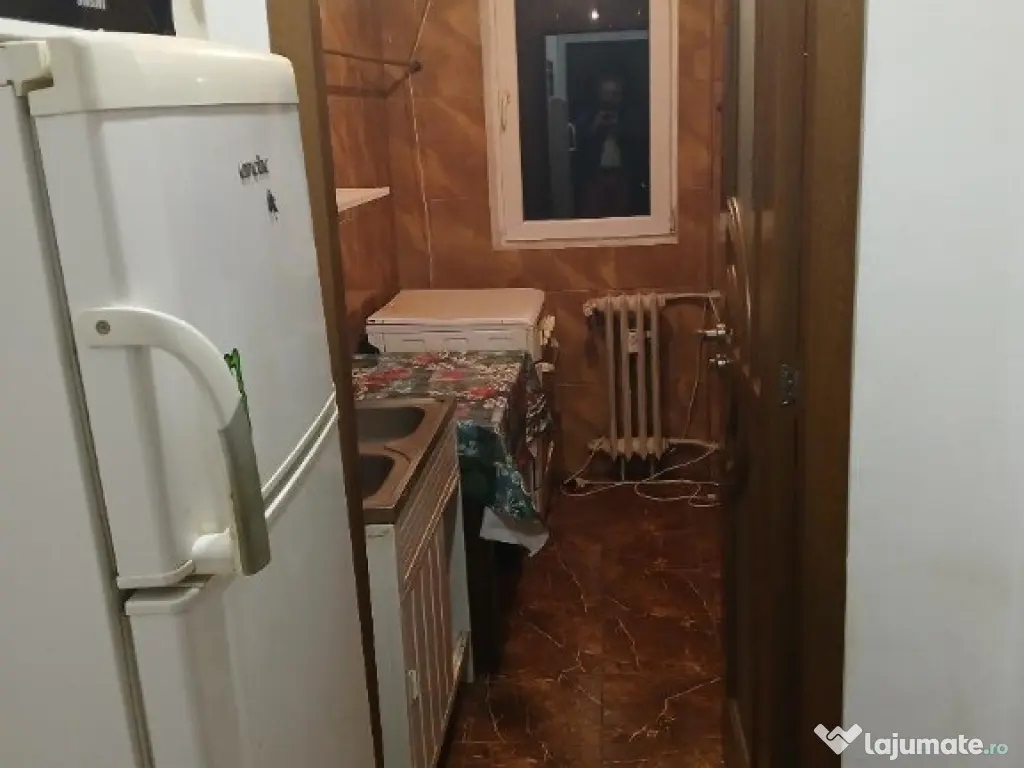 Vind apartament 2 camere Luica ,cu Giurgiului etaj 5 din 10