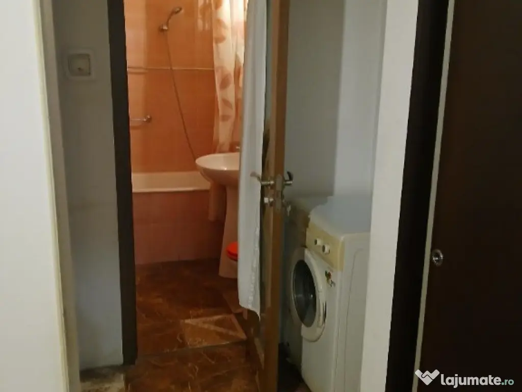 Vind apartament 2 camere Luica ,cu Giurgiului etaj 5 din 10