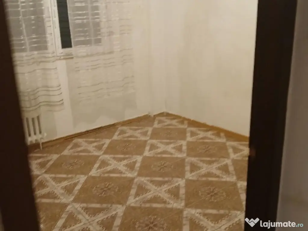 Vind apartament 2 camere Luica ,cu Giurgiului etaj 5 din 10