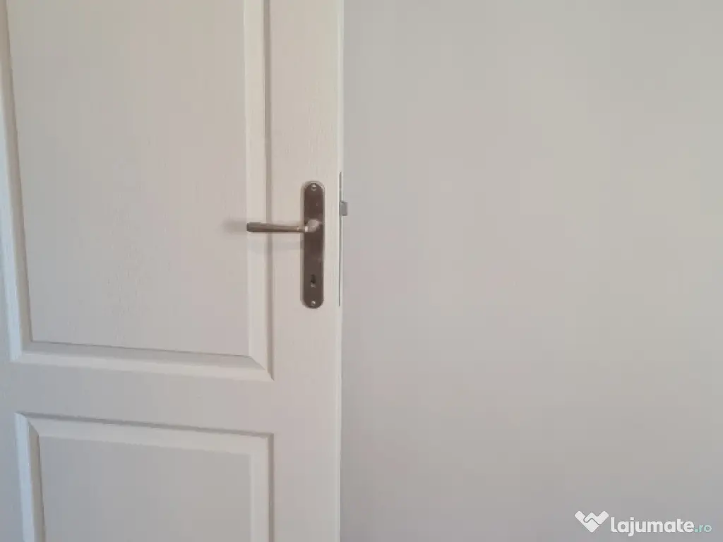 vând garsoniera compa 